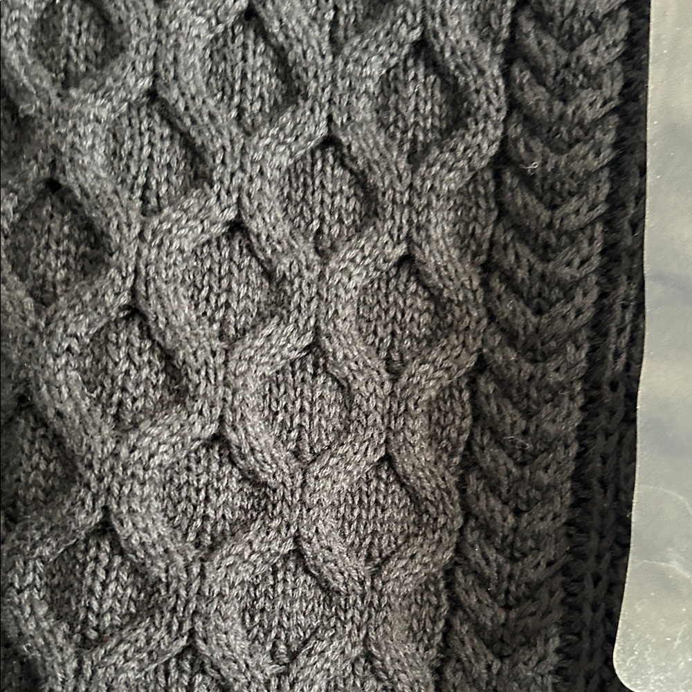 Gap Black Cable Knit Sweater - Picture 3 of 3